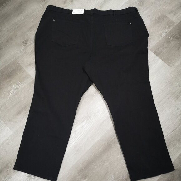 NWT DC Jeans Curvy Fit Ladies Size 32 Straight Leg Black Jeans - Picture 2 of 15